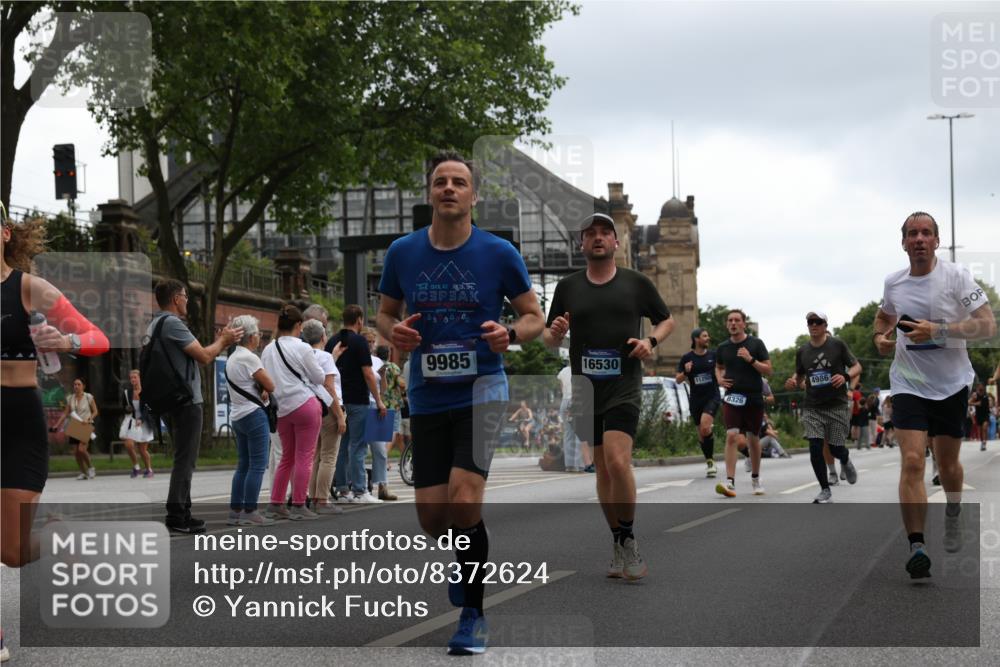 29.06.2025 - hella hamburg halbmarathon Yannick Fuchs http://msf.ph/oto/8372624 29.06.2025 10:53:47 20KM 1544, 2780, 3169, 3780, 4238, 4379, 4796, 4986, 6327, 6470, 7259, 7824, 8030, 8326, 8481, 8807, 9741, 9985, 10281, 10301, 10488, 11018, 11114, 11158, 11159, 11250, 11757, 12406, 12446, 12779, 13036, 13706, 14471, 14928, 15083, 15525, 15673, 15785, 15914, 16227, 16530, 16754, 16915, 17304, 17860, 18377, 18485, 18624, 18855, 19178 meine-sportfotos.de