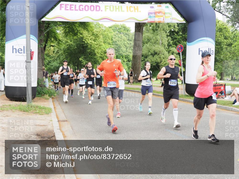 29.06.2025 - hella hamburg halbmarathon MichiJ http://msf.ph/oto/8372652 29.06.2025 10:44:53 Zwischen KM18-KM19 1611, 2282, 2806, 2840, 2907, 6104, 6595, 7856, 12495, 13880, 14571, 15145, 16113, 16517, 16910, 17531, 17827, 18891 meine-sportfotos.de