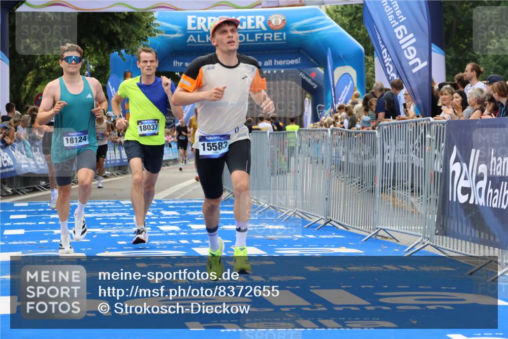 29.06.2025 - hella hamburg halbmarathon Strokosch-Dieckow http://msf.ph/oto/8372655 29.06.2025 10:27:16 Ziel 9097, 14019, 15136, 15576, 15583, 18037, 18124 meine-sportfotos.de