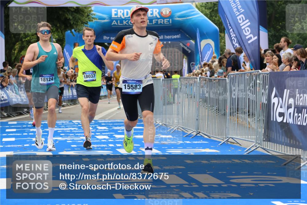 29.06.2025 - hella hamburg halbmarathon Strokosch-Dieckow http://msf.ph/oto/8372675 29.06.2025 10:27:16 Ziel 9097, 14019, 15136, 15576, 15583, 18037, 18124 meine-sportfotos.de