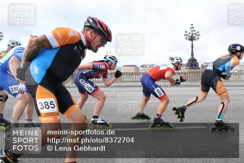 29.06.2025 - hella hamburg halbmarathon Lena Gebhardt http://msf.ph/oto/8372704 29.06.2025 08:50:45 Lombardsbrücke 259, 385, 304, 486, 270 meine-sportfotos.de