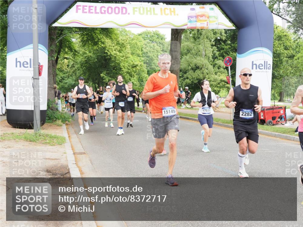 29.06.2025 - hella hamburg halbmarathon MichiJ http://msf.ph/oto/8372717 29.06.2025 10:44:53 Zwischen KM18-KM19 1611, 2282, 2806, 2840, 2907, 6104, 6595, 7856, 12495, 13880, 14571, 15145, 16113, 16517, 16910, 17531, 17827, 18891 meine-sportfotos.de