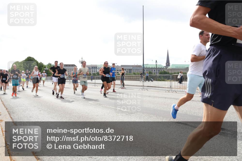 29.06.2025 - hella hamburg halbmarathon Lena Gebhardt http://msf.ph/oto/8372718 29.06.2025 10:39:48 Lombardsbrücke 16869, 5045, 1912, 6428, 1058, 1076, 1586, 1883, 1899, 2313, 2578, 2866, 2888, 2976, 3046, 3353, 3882, 3883, 3884, 4298, 4471, 4603, 4609, 4752, 4855, 5045, 5229, 5654, 5701, 5877, 5901, 6097, 6321, 6342, 6343, 6427, 6428, 6698, 6719, 6726, 6739, 6748, 6750, 7045, 7053, 7125, 7199, 7429, 7455, 7456, 7501, 7524, 7684, 8107, 8203, 8612, 8995, 9393, 9569, 9698, 9747, 9777, 10441, 10512 meine-sportfotos.de