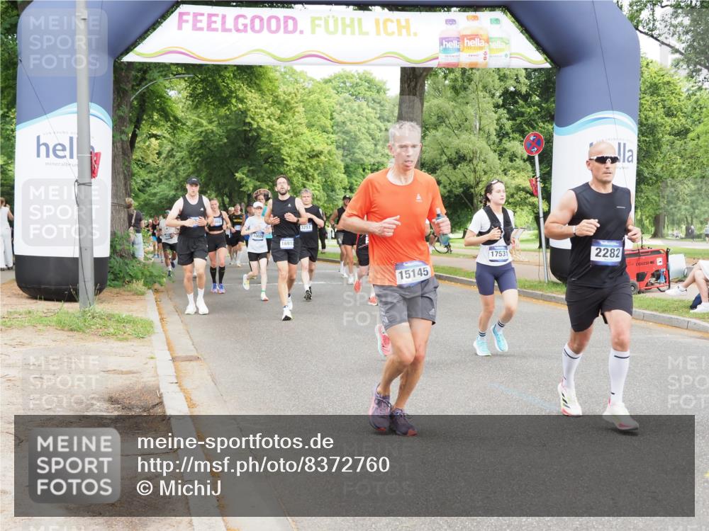 29.06.2025 - hella hamburg halbmarathon MichiJ http://msf.ph/oto/8372760 29.06.2025 10:44:53 Zwischen KM18-KM19 1611, 2282, 2806, 2840, 2907, 6104, 6595, 7856, 12495, 13880, 14571, 15145, 16113, 16517, 16910, 17531, 17827, 18891 meine-sportfotos.de