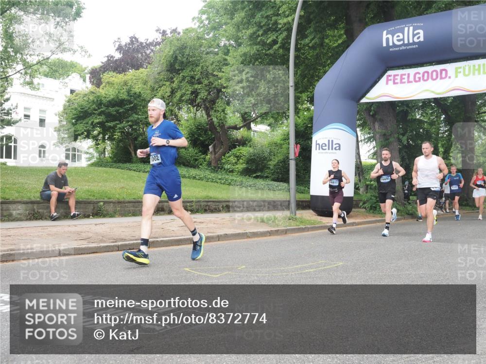 29.06.2025 - hella hamburg halbmarathon KatJ http://msf.ph/oto/8372774 29.06.2025 10:23:53 Zwischen KM18-KM19 1002, 1644, 7884 meine-sportfotos.de