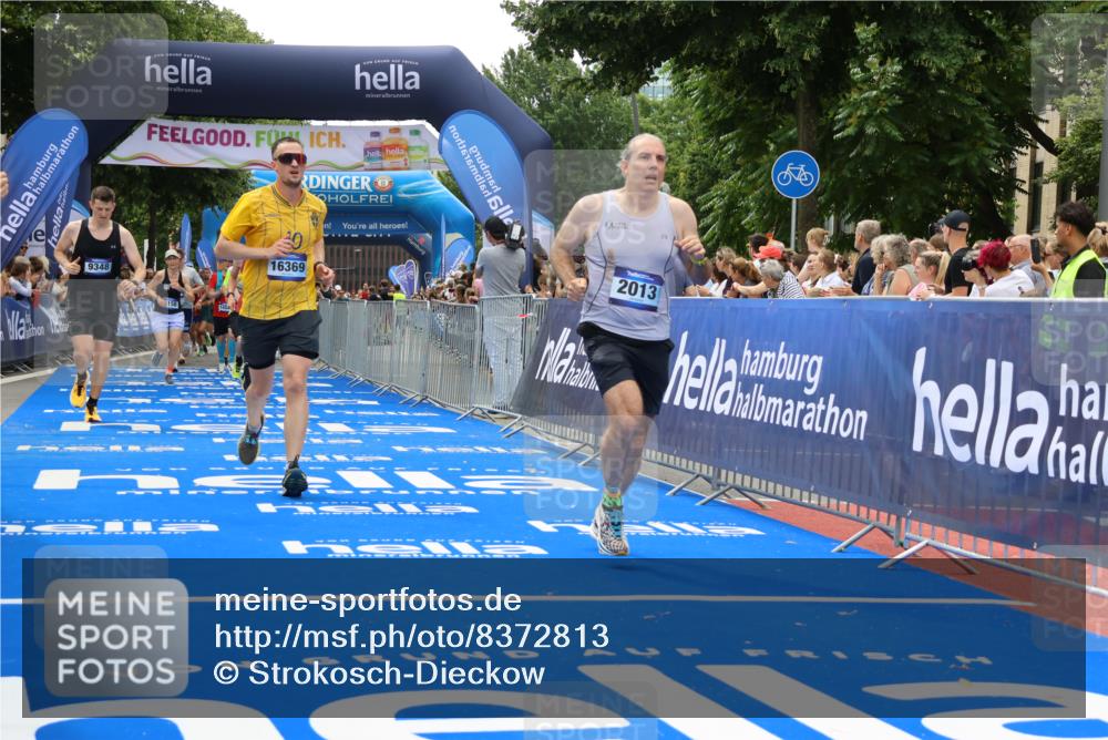 29.06.2025 - hella hamburg halbmarathon Strokosch-Dieckow http://msf.ph/oto/8372813 29.06.2025 10:49:13 Ziel 2013, 4183, 4185, 4832, 6158, 6389, 8112, 9348, 10053, 10184, 10189, 11819, 13450, 14526, 15422, 15523, 16369, 16414, 16731, 17173, 18598, 18842 meine-sportfotos.de