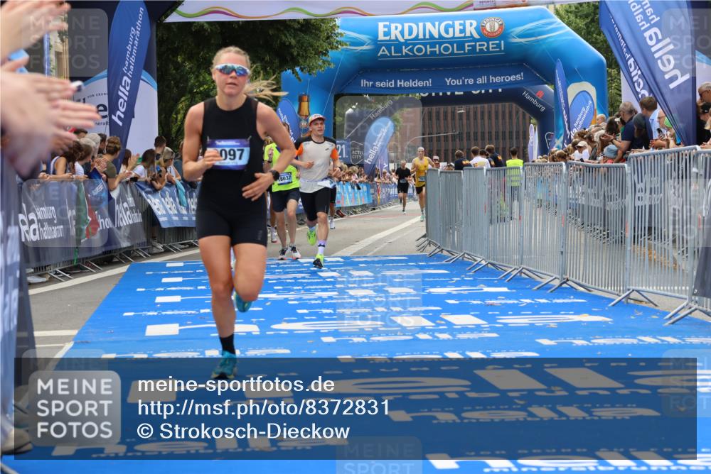 29.06.2025 - hella hamburg halbmarathon Strokosch-Dieckow http://msf.ph/oto/8372831 29.06.2025 10:27:13 Ziel 9097, 15136, 15583, 18037, 18124 meine-sportfotos.de