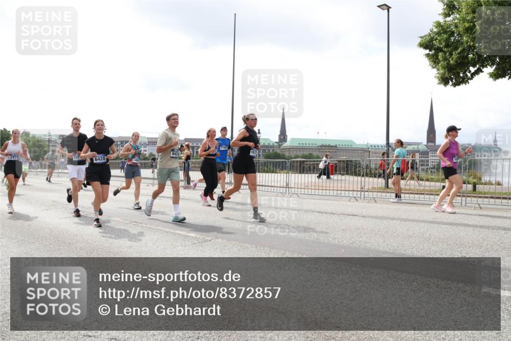 29.06.2025 - hella hamburg halbmarathon Lena Gebhardt http://msf.ph/oto/8372857 29.06.2025 10:39:49 Lombardsbrücke 17407, 107, 642, 191, 6428, 152, 1058, 1076, 1291, 1586, 1691, 1899, 2313, 2578, 2866, 2888, 2976, 3046, 3353, 3882, 3883, 3884, 4298, 4471, 4603, 4609, 4752, 4855, 5045, 5229, 5654, 5701, 5877, 5901, 6097, 6321, 6342, 6343, 6427, 6428, 6698, 6719, 6726, 6739, 6748, 6750, 6890, 7045, 7053, 7125, 7199, 7429, 7455, 7456, 7501, 7684, 8107, 8203, 8612, 8995, 9569, 9698, 9747, 9777, 10441, 10512 meine-sportfotos.de