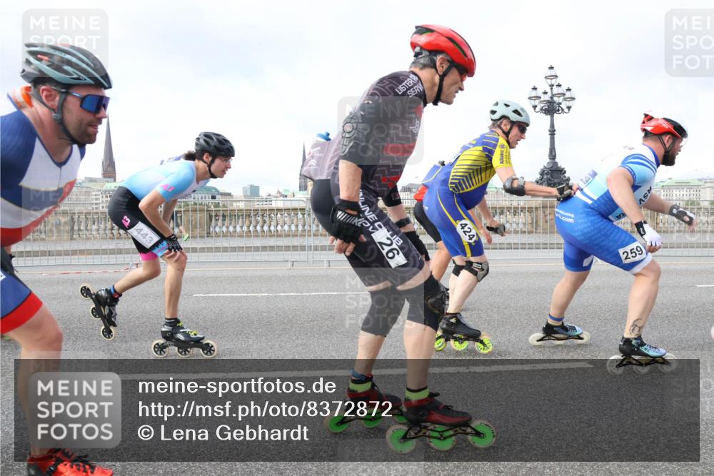 29.06.2025 - hella hamburg halbmarathon Lena Gebhardt http://msf.ph/oto/8372872 29.06.2025 08:50:45 Lombardsbrücke 443, 26, 424, 259 meine-sportfotos.de