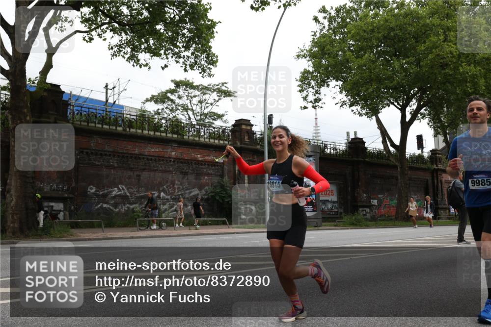 29.06.2025 - hella hamburg halbmarathon Yannick Fuchs http://msf.ph/oto/8372890 29.06.2025 10:53:47 20KM 1544, 2780, 3169, 3780, 4238, 4379, 4796, 4986, 6327, 6470, 7259, 7824, 8030, 8326, 8481, 8807, 9741, 9985, 10281, 10301, 10488, 11018, 11114, 11158, 11159, 11250, 11757, 12406, 12446, 12779, 13036, 13706, 14471, 14928, 15083, 15525, 15673, 15785, 15914, 16227, 16530, 16754, 16915, 17304, 17860, 18377, 18485, 18624, 18855, 19178 meine-sportfotos.de