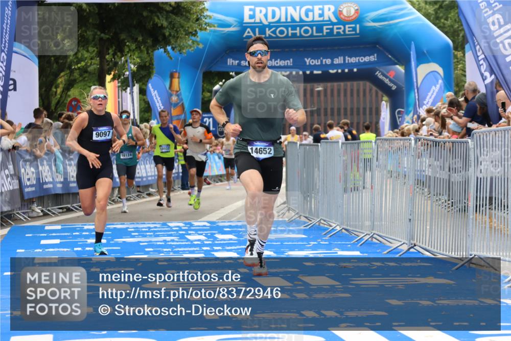 29.06.2025 - hella hamburg halbmarathon Strokosch-Dieckow http://msf.ph/oto/8372946 29.06.2025 10:27:10 Ziel 9097, 15583, 18037, 18124 meine-sportfotos.de