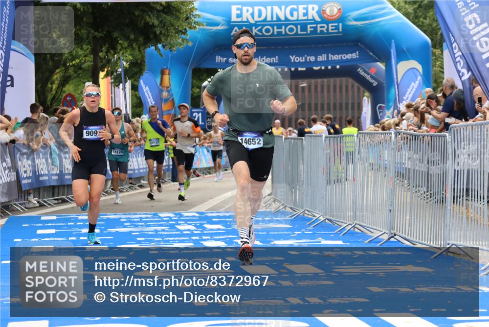 29.06.2025 - hella hamburg halbmarathon Strokosch-Dieckow http://msf.ph/oto/8372967 29.06.2025 10:27:10 Ziel 9097, 15583, 18037, 18124 meine-sportfotos.de