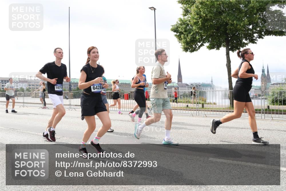 29.06.2025 - hella hamburg halbmarathon Lena Gebhardt http://msf.ph/oto/8372993 29.06.2025 10:39:51 Lombardsbrücke 10714, 6428, 148, 1058, 1076, 1291, 1586, 1691, 1899, 2254, 2313, 2578, 2866, 2888, 2976, 3046, 3353, 3882, 3883, 3884, 4173, 4298, 4471, 4609, 4752, 4855, 5045, 5229, 5654, 5701, 5877, 5901, 6097, 6321, 6427, 6428, 6548, 6698, 6719, 6726, 6739, 6748, 6750, 6890, 7045, 7053, 7125, 7199, 7429, 7455, 7456, 7684, 8107, 8612, 8995, 9569, 9698, 9747, 9777, 10441, 10512 meine-sportfotos.de