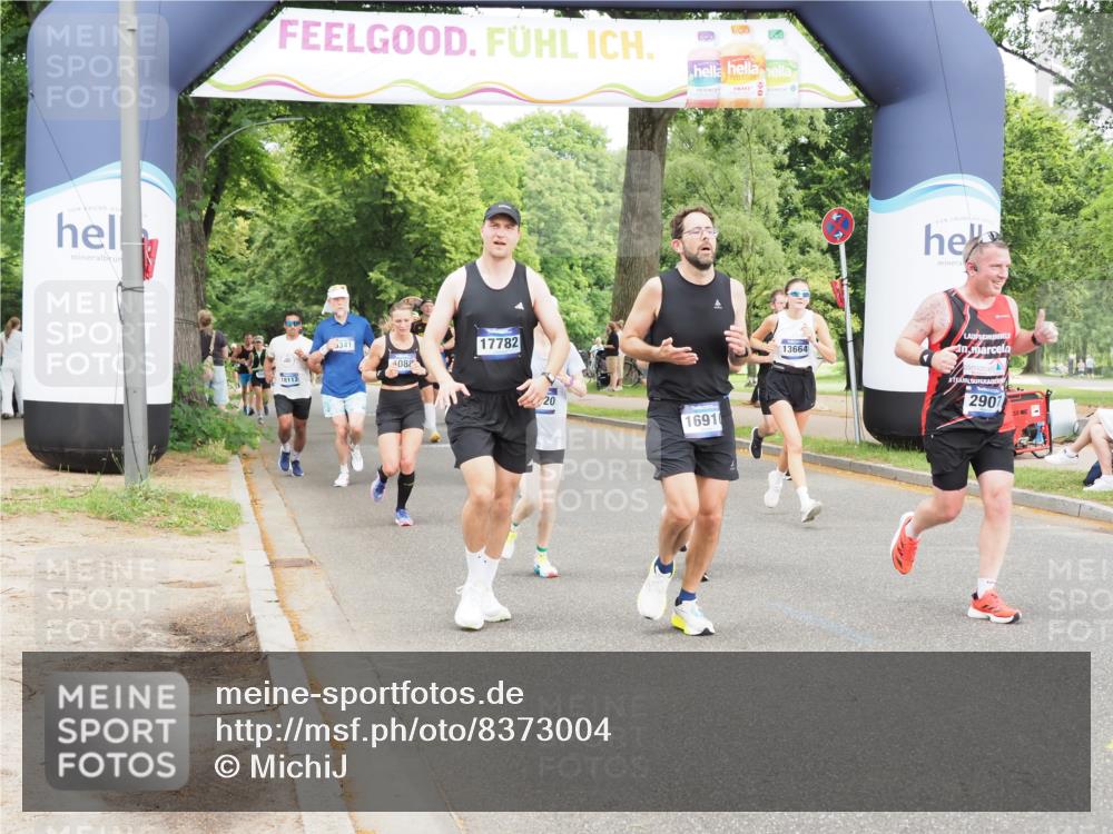 29.06.2025 - hella hamburg halbmarathon MichiJ http://msf.ph/oto/8373004 29.06.2025 10:44:56 Zwischen KM18-KM19 2282, 2806, 2840, 2907, 3251, 5341, 6104, 7856, 10020, 13287, 13664, 13880, 14914, 15145, 16113, 16517, 16910, 17531, 17782 meine-sportfotos.de