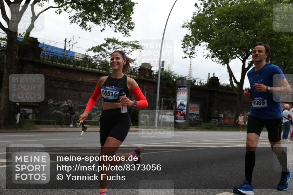 29.06.2025 - hella hamburg halbmarathon Yannick Fuchs http://msf.ph/oto/8373056 29.06.2025 10:53:48 20KM 1019, 1544, 2780, 3169, 3780, 4238, 4379, 4796, 4986, 6327, 6470, 7259, 7824, 8030, 8326, 8481, 8807, 9741, 9985, 10281, 10301, 10488, 11018, 11114, 11158, 11159, 11250, 11757, 12406, 12422, 12446, 12779, 13036, 13706, 14471, 15083, 15525, 15673, 15785, 15914, 16227, 16530, 16754, 16915, 17304, 17860, 18130, 18377, 18624, 18855, 19178 meine-sportfotos.de
