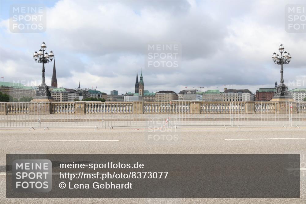 29.06.2025 - hella hamburg halbmarathon Lena Gebhardt http://msf.ph/oto/8373077 29.06.2025 09:12:24 Lombardsbrücke  meine-sportfotos.de