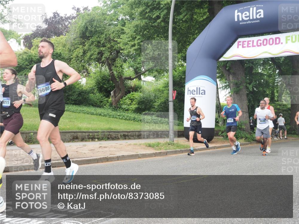 29.06.2025 - hella hamburg halbmarathon KatJ http://msf.ph/oto/8373085 29.06.2025 10:23:55 Zwischen KM18-KM19 1002, 1644, 8395 meine-sportfotos.de