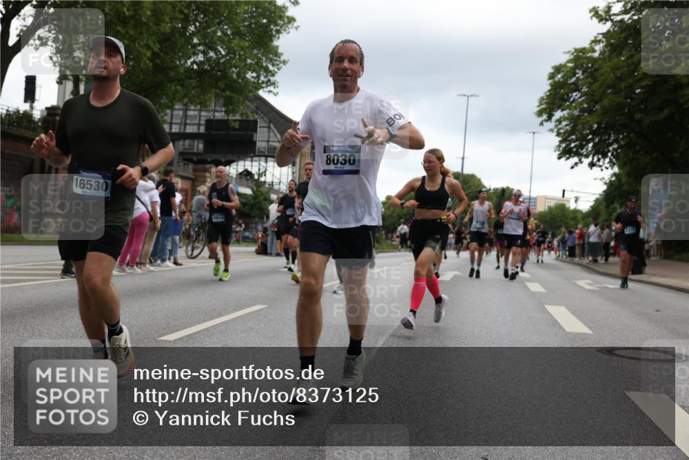 29.06.2025 - hella hamburg halbmarathon Yannick Fuchs http://msf.ph/oto/8373125 29.06.2025 10:53:48 20KM 1019, 1544, 2780, 3169, 3780, 4238, 4379, 4796, 4986, 6327, 6470, 7259, 7824, 8030, 8326, 8481, 8807, 9741, 9985, 10281, 10301, 10488, 11018, 11114, 11158, 11159, 11250, 11757, 12406, 12422, 12446, 12779, 13036, 13706, 14471, 15083, 15525, 15673, 15785, 15914, 16227, 16530, 16754, 16915, 17304, 17860, 18130, 18377, 18624, 18855, 19178 meine-sportfotos.de