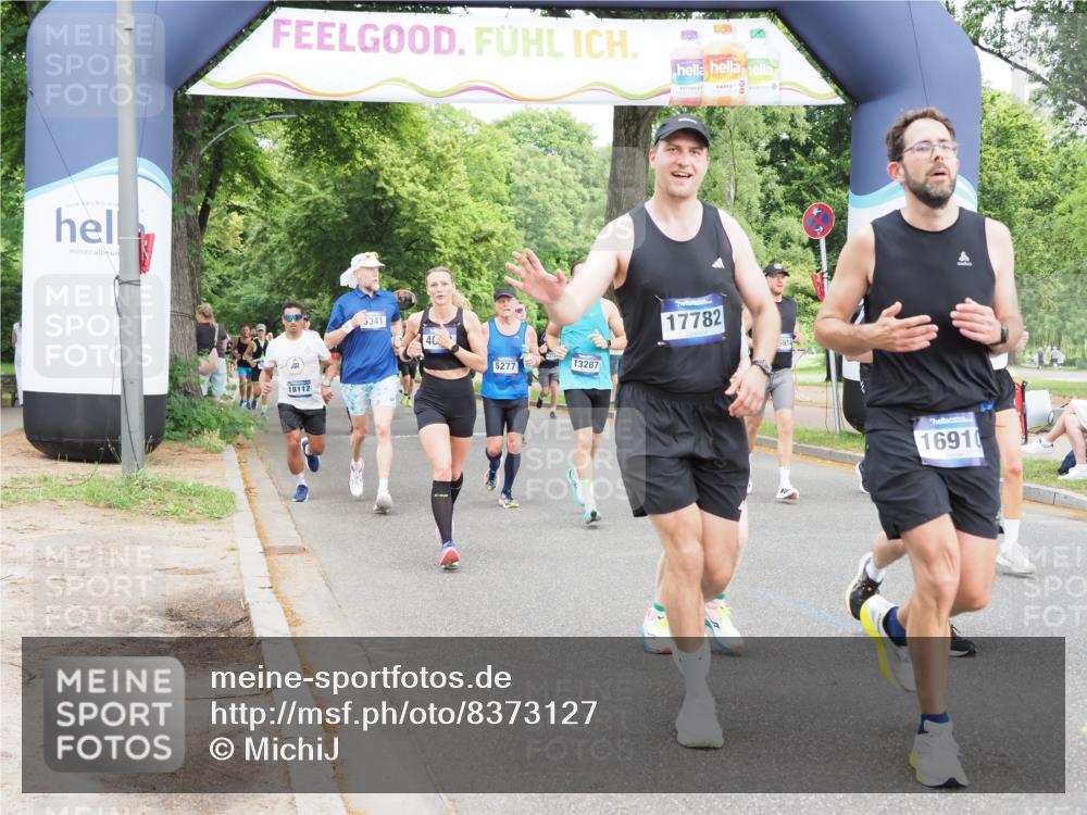 29.06.2025 - hella hamburg halbmarathon MichiJ http://msf.ph/oto/8373127 29.06.2025 10:44:57 Zwischen KM18-KM19 2282, 2806, 2840, 2907, 3251, 4088, 5341, 6104, 7856, 10020, 13287, 13664, 13880, 14914, 15145, 16113, 16517, 16910, 17531, 17782, 18762 meine-sportfotos.de