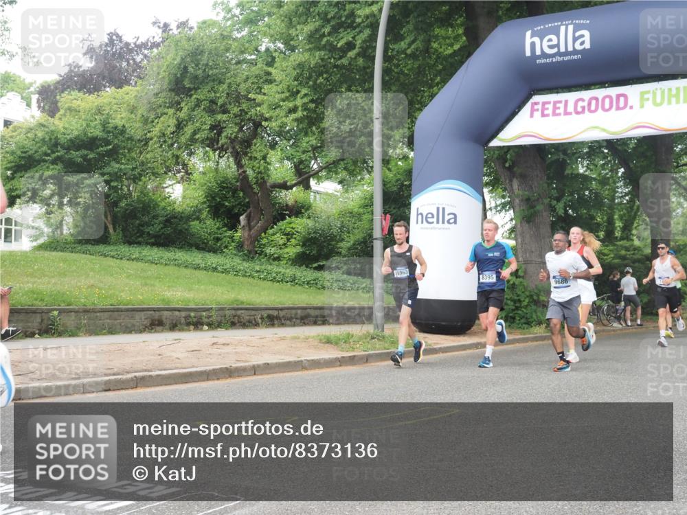 29.06.2025 - hella hamburg halbmarathon KatJ http://msf.ph/oto/8373136 29.06.2025 10:23:55 Zwischen KM18-KM19 1002, 1644, 8395 meine-sportfotos.de