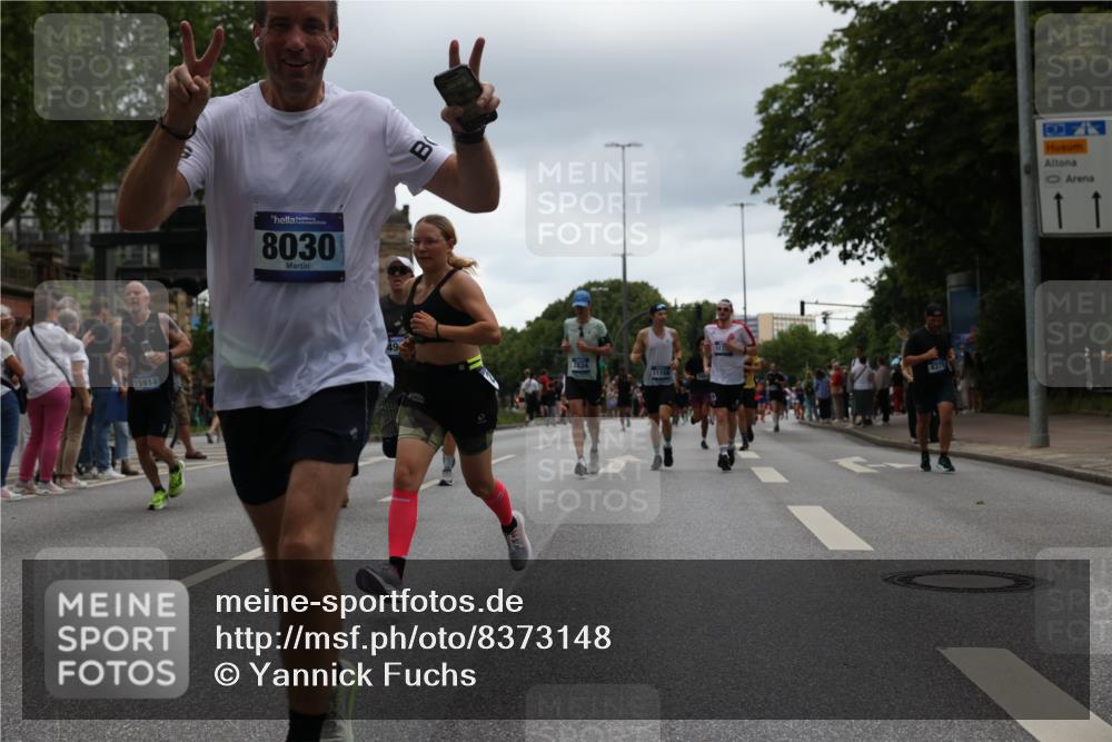 29.06.2025 - hella hamburg halbmarathon Yannick Fuchs http://msf.ph/oto/8373148 29.06.2025 10:53:48 20KM 1019, 1544, 2780, 3169, 3780, 4238, 4379, 4796, 4986, 6327, 6470, 7259, 7824, 8030, 8326, 8481, 8807, 9741, 9985, 10281, 10301, 10488, 11018, 11114, 11158, 11159, 11250, 11757, 12406, 12422, 12446, 12779, 13036, 13706, 14471, 15083, 15525, 15673, 15785, 15914, 16227, 16530, 16754, 16915, 17304, 17860, 18130, 18377, 18624, 18855, 19178 meine-sportfotos.de