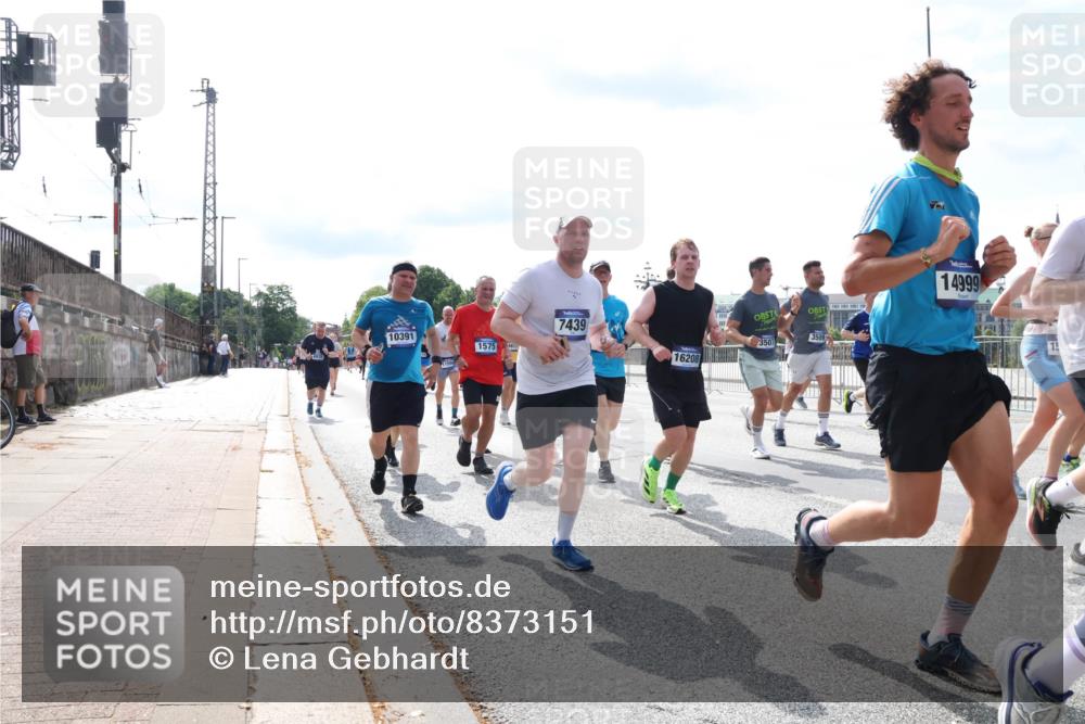 29.06.2025 - hella hamburg halbmarathon Lena Gebhardt http://msf.ph/oto/8373151 29.06.2025 10:15:02 Lombardsbrücke 14999, 10391, 7439, 1575, 3507, 3509, 16208, 1071, 1296, 1379, 1524, 1575, 1728, 1745, 2046, 2140, 2281, 2601, 2690, 2990, 3025, 3154, 3454, 3507, 3509, 3513, 3650, 3691, 3834, 3844, 4495, 4641, 5191, 5271, 5608, 5800, 5981, 5986, 6181, 6248, 6317, 6935, 7195, 7439, 7452, 7881, 8055, 8147, 8237, 8239, 8256, 8275, 8522, 8563, 8609, 8755, 8854, 9113, 9173, 9556, 9663, 9709, 9847, 9911, 9975, 10391, 10589, 10610, 10717, 10963, 11271, 11598 meine-sportfotos.de