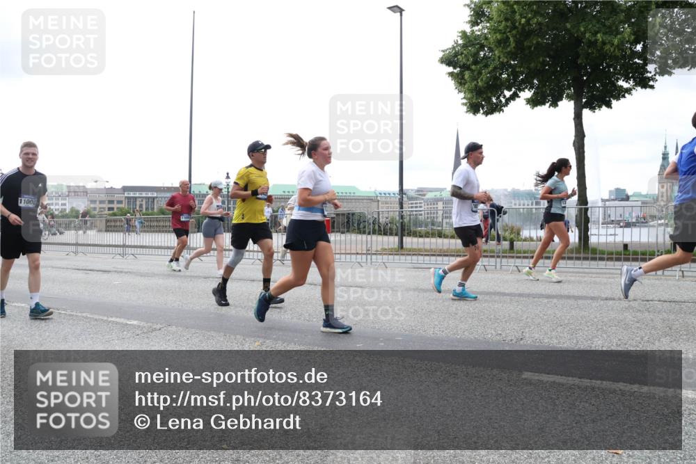 29.06.2025 - hella hamburg halbmarathon Lena Gebhardt http://msf.ph/oto/8373164 29.06.2025 10:49:02 Lombardsbrücke 11000, 11690, 1142, 1167, 1525, 1584, 2160, 2395, 2437, 2438, 2541, 2713, 2716, 2792, 2927, 3070, 3086, 3215, 3232, 3253, 4403, 4525, 4527, 4809, 5010, 5118, 5463, 5479, 5480, 5551, 6015, 6437, 6566, 6979, 6989, 7062, 7203, 7931, 7936, 7947, 7948, 8549, 8719, 8760, 9245, 9341, 9359, 9552, 9787, 10033, 10038, 10081, 10130, 10204, 10366, 10479, 10524, 10654, 10656, 10782, 10785, 11000, 11031, 11192, 11364, 11365, 13814, 13845, 16498, 16499, 16701 meine-sportfotos.de