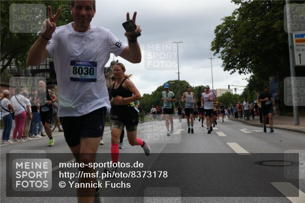 29.06.2025 - hella hamburg halbmarathon Yannick Fuchs http://msf.ph/oto/8373178 29.06.2025 10:53:48 20KM 1019, 1544, 2780, 3169, 3780, 4238, 4379, 4796, 4986, 6327, 6470, 7259, 7824, 8030, 8326, 8481, 8807, 9741, 9985, 10281, 10301, 10488, 11018, 11114, 11158, 11159, 11250, 11757, 12406, 12422, 12446, 12779, 13036, 13706, 14471, 15083, 15525, 15673, 15785, 15914, 16227, 16530, 16754, 16915, 17304, 17860, 18130, 18377, 18624, 18855, 19178 meine-sportfotos.de