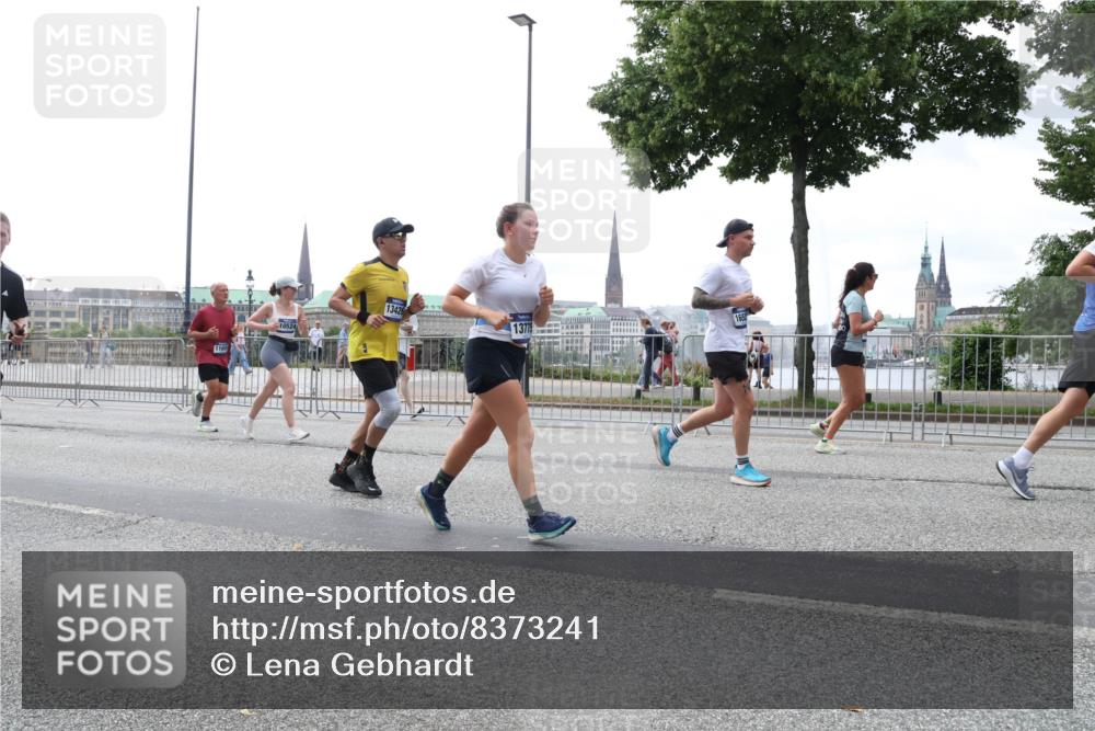 29.06.2025 - hella hamburg halbmarathon Lena Gebhardt http://msf.ph/oto/8373241 29.06.2025 10:49:02 Lombardsbrücke 1169, 10524, 13426, 1652, 13775, 1142, 1167, 1525, 1584, 2160, 2395, 2437, 2438, 2541, 2713, 2716, 2792, 2927, 3070, 3086, 3215, 3232, 3253, 4403, 4525, 4527, 4809, 5010, 5118, 5463, 5479, 5480, 5551, 6015, 6437, 6566, 6979, 6989, 7062, 7203, 7931, 7936, 7947, 7948, 8549, 8719, 8760, 9245, 9341, 9359, 9552, 9787, 10033, 10038, 10081, 10130, 10204, 10366, 10479, 10524, 10654, 10656, 10782, 10785, 11000, 11031, 11192, 11364, 11365, 13814, 13845, 16498, 16499, 16701 meine-sportfotos.de