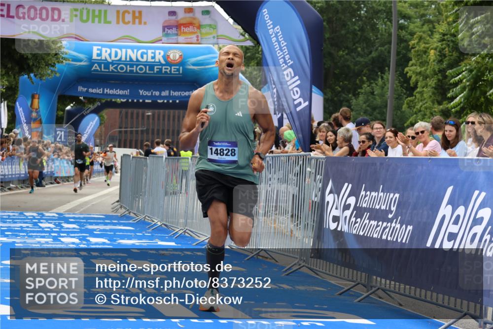 29.06.2025 - hella hamburg halbmarathon Strokosch-Dieckow http://msf.ph/oto/8373252 29.06.2025 10:27:03 Ziel 9079, 12641, 12992, 13780, 13956, 14828, 15671, 19050 meine-sportfotos.de