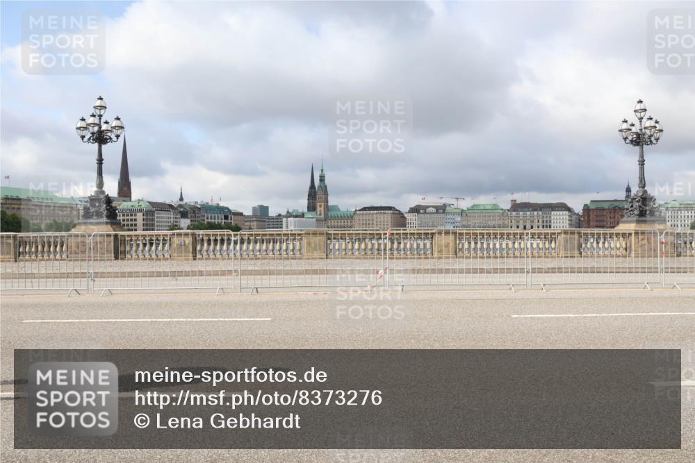 29.06.2025 - hella hamburg halbmarathon Lena Gebhardt http://msf.ph/oto/8373276 29.06.2025 09:12:24 Lombardsbrücke  meine-sportfotos.de