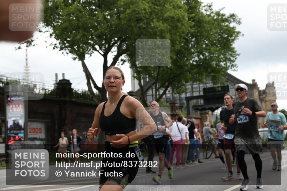 29.06.2025 - hella hamburg halbmarathon Yannick Fuchs http://msf.ph/oto/8373282 29.06.2025 10:53:49 20KM 1019, 1544, 2780, 3169, 3780, 4238, 4379, 4796, 4986, 6327, 6470, 7259, 7824, 8030, 8326, 8481, 8807, 9741, 9985, 10281, 10301, 10488, 11018, 11114, 11158, 11159, 11250, 11757, 12406, 12422, 12446, 12779, 13036, 13706, 13993, 14471, 14823, 15083, 15525, 15673, 15785, 15914, 16227, 16530, 16754, 16915, 17304, 17860, 18130, 18377, 18624, 18855, 19178 meine-sportfotos.de