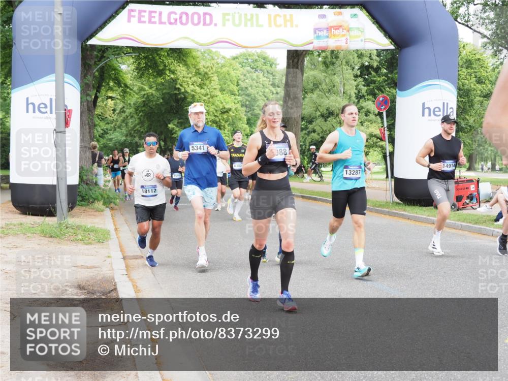29.06.2025 - hella hamburg halbmarathon MichiJ http://msf.ph/oto/8373299 29.06.2025 10:44:58 Zwischen KM18-KM19 1595, 2282, 2806, 2907, 3251, 4088, 5277, 5341, 6104, 6302, 7856, 10020, 13287, 13664, 14914, 16113, 16517, 16910, 17531, 17782, 18762 meine-sportfotos.de