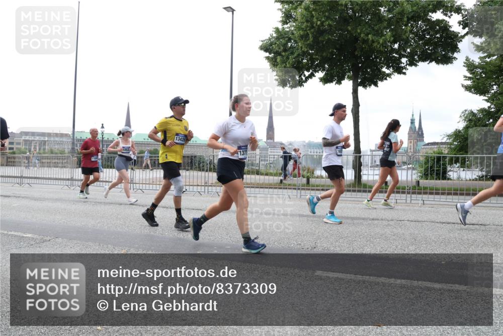 29.06.2025 - hella hamburg halbmarathon Lena Gebhardt http://msf.ph/oto/8373309 29.06.2025 10:49:02 Lombardsbrücke 13426, 8000, 1142, 1167, 1525, 1584, 2160, 2395, 2437, 2438, 2541, 2713, 2716, 2792, 2927, 3070, 3086, 3215, 3232, 3253, 4403, 4525, 4527, 4809, 5010, 5118, 5463, 5479, 5480, 5551, 6015, 6437, 6566, 6979, 6989, 7062, 7203, 7931, 7936, 7947, 7948, 8549, 8719, 8760, 9245, 9341, 9359, 9552, 9787, 10033, 10038, 10081, 10130, 10204, 10366, 10479, 10524, 10654, 10656, 10782, 10785, 11000, 11031, 11192, 11364, 11365, 13814, 13845, 16498, 16499, 16701 meine-sportfotos.de