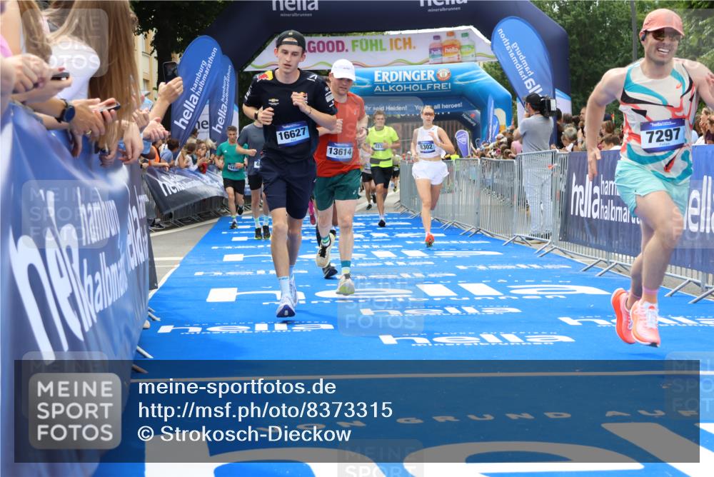 29.06.2025 - hella hamburg halbmarathon Strokosch-Dieckow http://msf.ph/oto/8373315 29.06.2025 10:49:02 Ziel 1381, 1452, 2260, 3213, 3985, 4832, 4847, 4890, 6389, 7297, 8302, 8821, 8889, 9695, 10184, 12534, 13183, 13614, 13688, 16414, 16627, 17173, 17632, 18598, 18842 meine-sportfotos.de