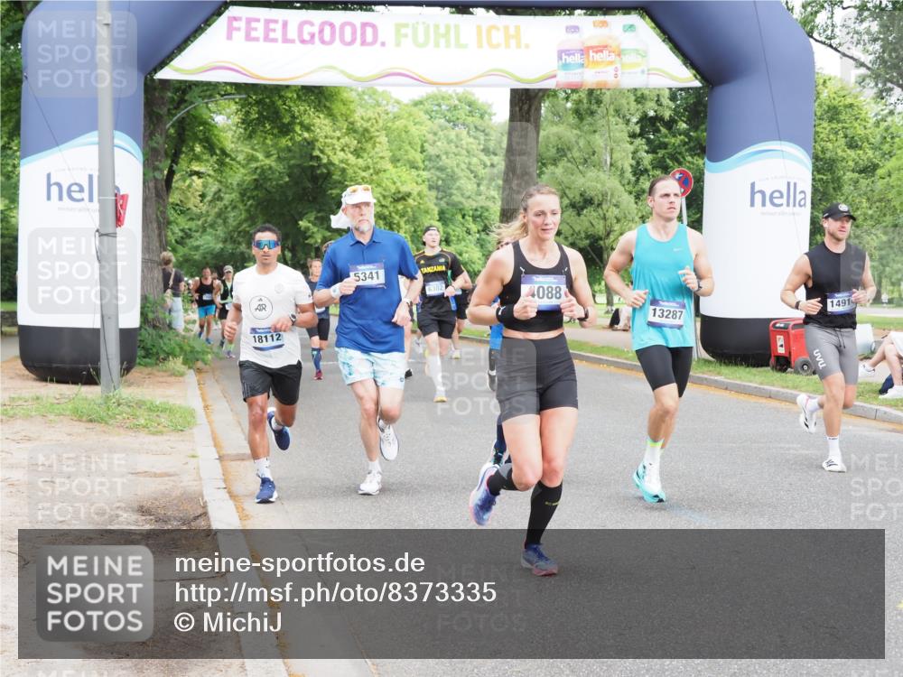29.06.2025 - hella hamburg halbmarathon MichiJ http://msf.ph/oto/8373335 29.06.2025 10:44:58 Zwischen KM18-KM19 1595, 2282, 2806, 2907, 3251, 4088, 5277, 5341, 6104, 6302, 7856, 10020, 13287, 13664, 14914, 16113, 16517, 16910, 17531, 17782, 18762 meine-sportfotos.de