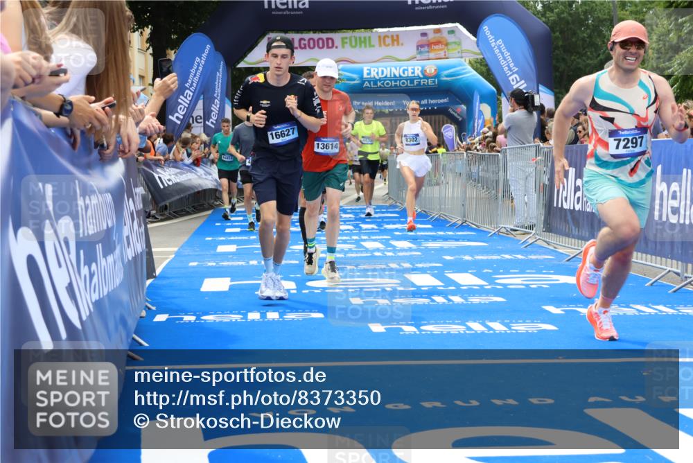 29.06.2025 - hella hamburg halbmarathon Strokosch-Dieckow http://msf.ph/oto/8373350 29.06.2025 10:49:02 Ziel 1381, 1452, 2260, 3213, 3985, 4832, 4847, 4890, 6389, 7297, 8302, 8821, 8889, 9695, 10184, 12534, 13183, 13614, 13688, 16414, 16627, 17173, 17632, 18598, 18842 meine-sportfotos.de