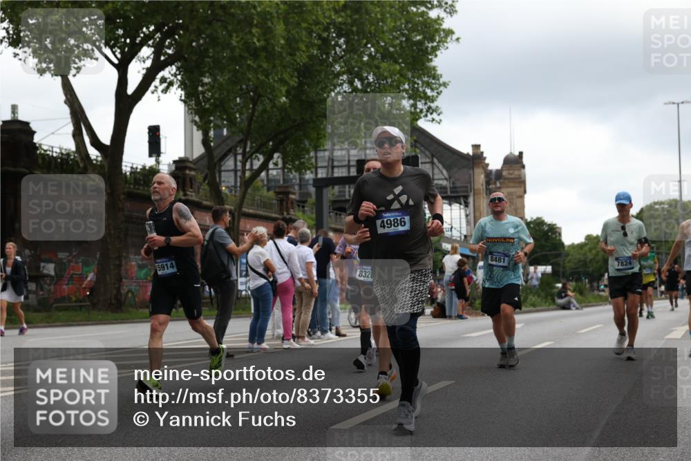 29.06.2025 - hella hamburg halbmarathon Yannick Fuchs http://msf.ph/oto/8373355 29.06.2025 10:53:50 20KM 1019, 1544, 2780, 3169, 3780, 4238, 4379, 4986, 5272, 6327, 6470, 7259, 7824, 8030, 8326, 8481, 8749, 8807, 9741, 9985, 10271, 10281, 10301, 10488, 11018, 11114, 11158, 11159, 11250, 11757, 12406, 12422, 12446, 12779, 13036, 13706, 13847, 13993, 14471, 14823, 15083, 15525, 15673, 15785, 15914, 16227, 16530, 16608, 16754, 16915, 17304, 17860, 18130, 18377, 18624, 18855, 19178 meine-sportfotos.de