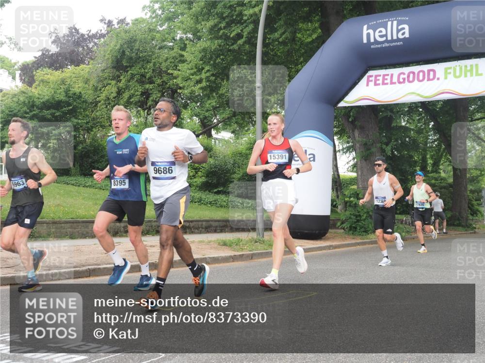 29.06.2025 - hella hamburg halbmarathon KatJ http://msf.ph/oto/8373390 29.06.2025 10:23:56 Zwischen KM18-KM19 1002, 1644, 8395 meine-sportfotos.de