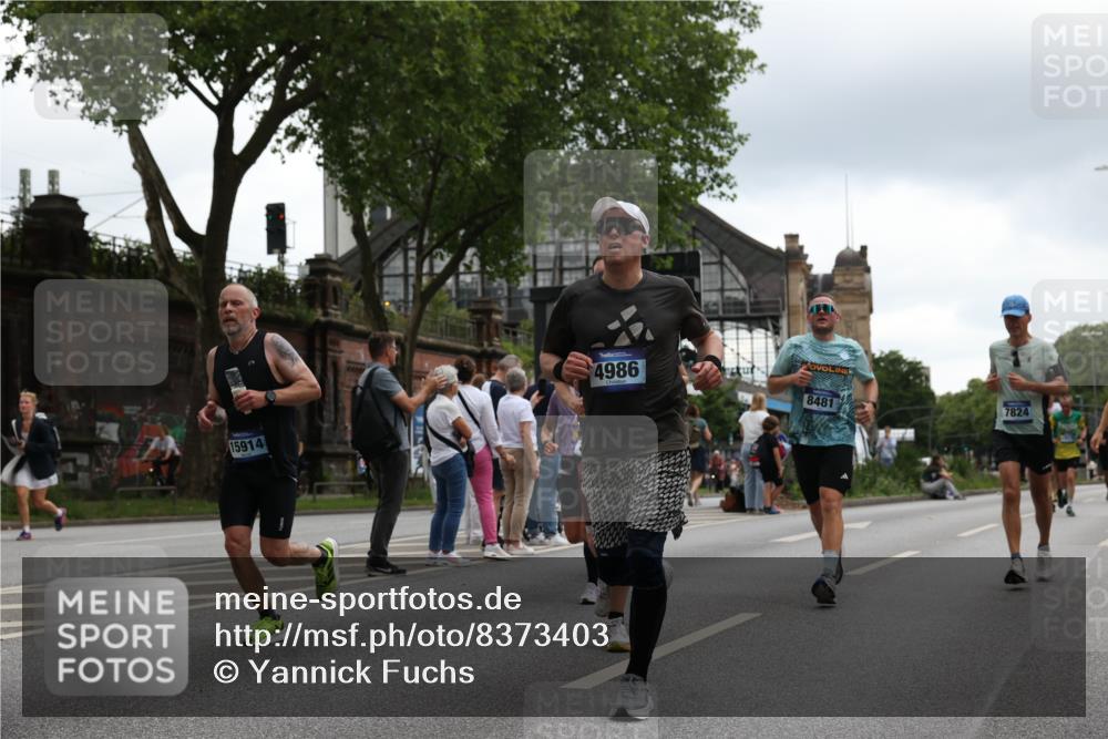 29.06.2025 - hella hamburg halbmarathon Yannick Fuchs http://msf.ph/oto/8373403 29.06.2025 10:53:50 20KM 1019, 1544, 2780, 3169, 3780, 4238, 4379, 4986, 5272, 6327, 6470, 7259, 7824, 8030, 8326, 8481, 8749, 8807, 9741, 9985, 10271, 10281, 10301, 10488, 11018, 11114, 11158, 11159, 11250, 11757, 12406, 12422, 12446, 12779, 13036, 13706, 13847, 13993, 14471, 14823, 15083, 15525, 15673, 15785, 15914, 16227, 16530, 16608, 16754, 16915, 17304, 17860, 18130, 18377, 18624, 18855, 19178 meine-sportfotos.de