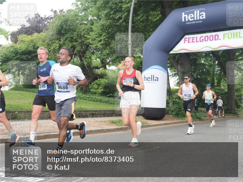 29.06.2025 - hella hamburg halbmarathon KatJ http://msf.ph/oto/8373405 29.06.2025 10:23:57 Zwischen KM18-KM19 1002, 1644, 8395 meine-sportfotos.de