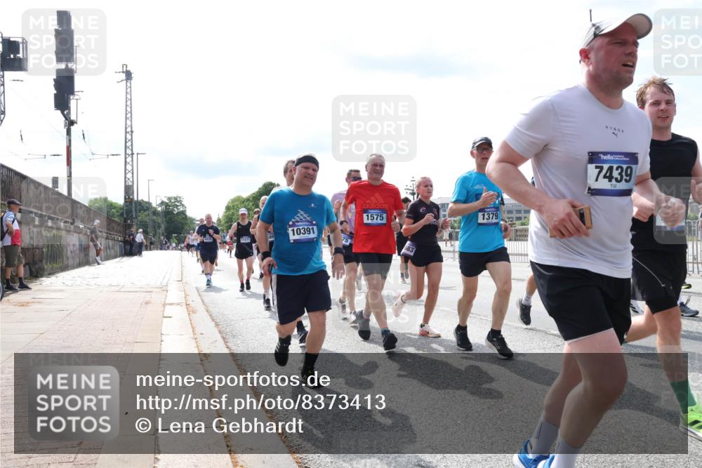 29.06.2025 - hella hamburg halbmarathon Lena Gebhardt http://msf.ph/oto/8373413 29.06.2025 10:15:03 Lombardsbrücke 11271, 10391, 1575, 683, 1379, 7439, 1071, 1296, 1379, 1524, 1575, 1728, 1745, 2046, 2140, 2281, 2601, 2690, 2990, 3025, 3154, 3454, 3507, 3509, 3513, 3650, 3691, 3834, 3844, 4495, 4641, 5191, 5271, 5608, 5800, 5981, 5986, 6181, 6248, 6317, 6935, 7195, 7439, 7452, 7881, 8055, 8147, 8237, 8239, 8256, 8275, 8522, 8563, 8609, 8755, 8854, 9113, 9173, 9556, 9663, 9709, 9847, 9911, 9975, 9997, 10391, 10589, 10610, 10717, 10963, 11271, 11598 meine-sportfotos.de