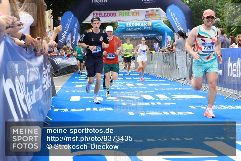 29.06.2025 - hella hamburg halbmarathon Strokosch-Dieckow http://msf.ph/oto/8373435 29.06.2025 10:49:02 Ziel 1381, 1452, 2260, 3213, 3985, 4832, 4847, 4890, 6389, 7297, 8302, 8821, 8889, 9695, 10184, 12534, 13183, 13614, 13688, 16414, 16627, 17173, 17632, 18598, 18842 meine-sportfotos.de