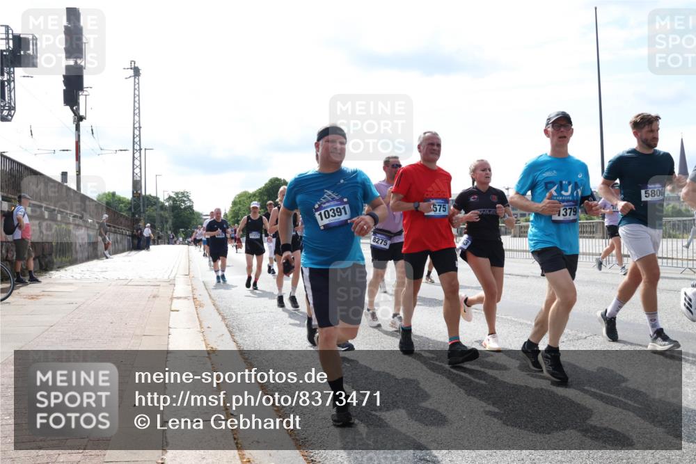 29.06.2025 - hella hamburg halbmarathon Lena Gebhardt http://msf.ph/oto/8373471 29.06.2025 10:15:03 Lombardsbrücke 11271, 10391, 8275, 575, 1379, 5800, 1071, 1296, 1379, 1524, 1575, 1728, 1745, 2046, 2140, 2281, 2601, 2690, 2990, 3025, 3154, 3454, 3507, 3509, 3513, 3650, 3691, 3834, 3844, 4495, 4641, 5191, 5271, 5608, 5800, 5981, 5986, 6181, 6248, 6317, 6935, 7195, 7439, 7452, 7881, 8055, 8147, 8237, 8239, 8256, 8275, 8522, 8563, 8609, 8755, 8854, 9113, 9173, 9556, 9663, 9709, 9847, 9911, 9975, 9997, 10391, 10589, 10610, 10717, 10963, 11271, 11598 meine-sportfotos.de