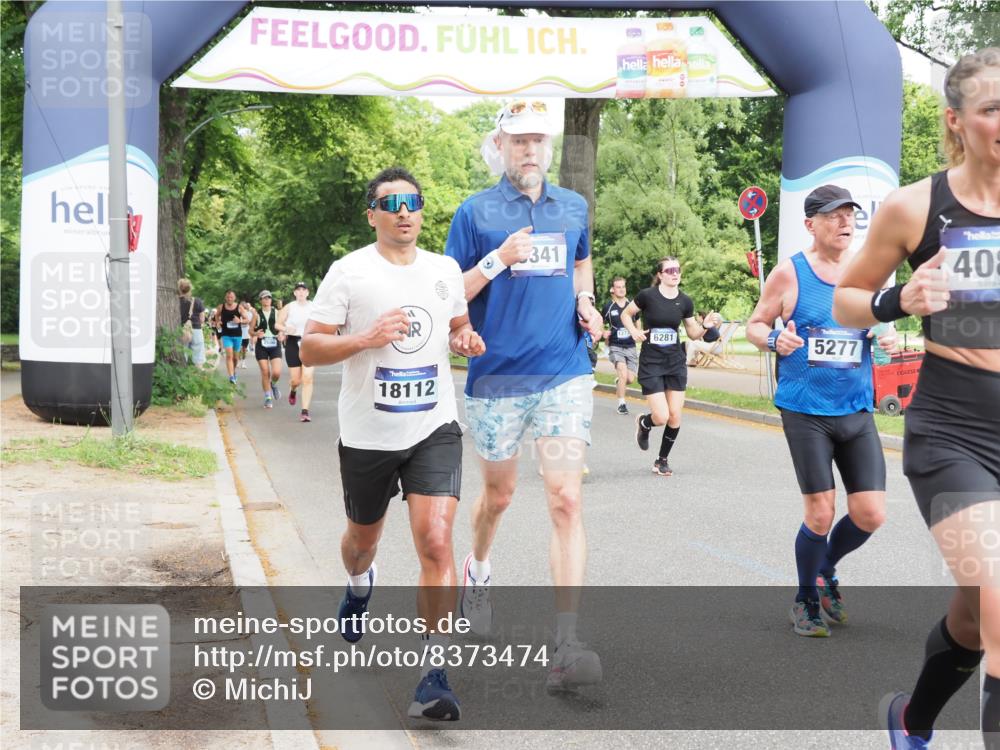 29.06.2025 - hella hamburg halbmarathon MichiJ http://msf.ph/oto/8373474 29.06.2025 10:44:59 Zwischen KM18-KM19 1595, 2282, 2907, 3251, 4088, 5277, 5341, 6104, 6281, 6302, 10020, 13287, 13664, 14914, 16910, 17531, 17782, 18068, 18112, 18762 meine-sportfotos.de