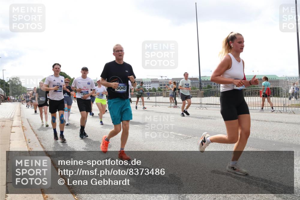 29.06.2025 - hella hamburg halbmarathon Lena Gebhardt http://msf.ph/oto/8373486 29.06.2025 10:39:52 Lombardsbrücke 16869, 2570, 18944, 5045, 7429, 1058, 1076, 1291, 1586, 1691, 1899, 2254, 2313, 2578, 2866, 2888, 2976, 3046, 3353, 3882, 3883, 3884, 4173, 4298, 4471, 4609, 4752, 4855, 5045, 5229, 5654, 5701, 5877, 5901, 6097, 6321, 6427, 6428, 6548, 6698, 6719, 6726, 6739, 6748, 6750, 6890, 7045, 7053, 7125, 7199, 7429, 7455, 7456, 7684, 8107, 8612, 8995, 9569, 9698, 9747, 9777, 10441, 10512 meine-sportfotos.de