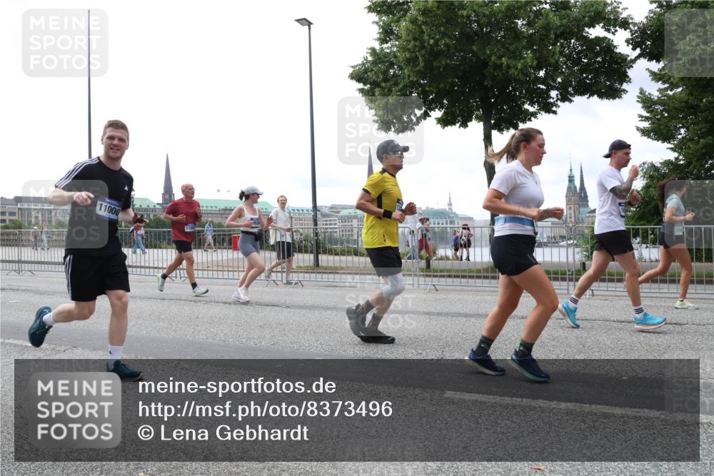 29.06.2025 - hella hamburg halbmarathon Lena Gebhardt http://msf.ph/oto/8373496 29.06.2025 10:49:03 Lombardsbrücke 11000, 11690, 0524, 1142, 1167, 1525, 1584, 2067, 2160, 2395, 2437, 2438, 2541, 2713, 2716, 2792, 2927, 3070, 3086, 3215, 3232, 3253, 4403, 4525, 4527, 4809, 5010, 5118, 5463, 5479, 5480, 5551, 6015, 6437, 6566, 6979, 6989, 7062, 7203, 7931, 7936, 7947, 7948, 8549, 8719, 8760, 9245, 9341, 9359, 9552, 10033, 10038, 10081, 10130, 10204, 10366, 10479, 10524, 10654, 10656, 10782, 10785, 11000, 11031, 11192, 11364, 11365, 13845, 16498, 16499, 16701 meine-sportfotos.de