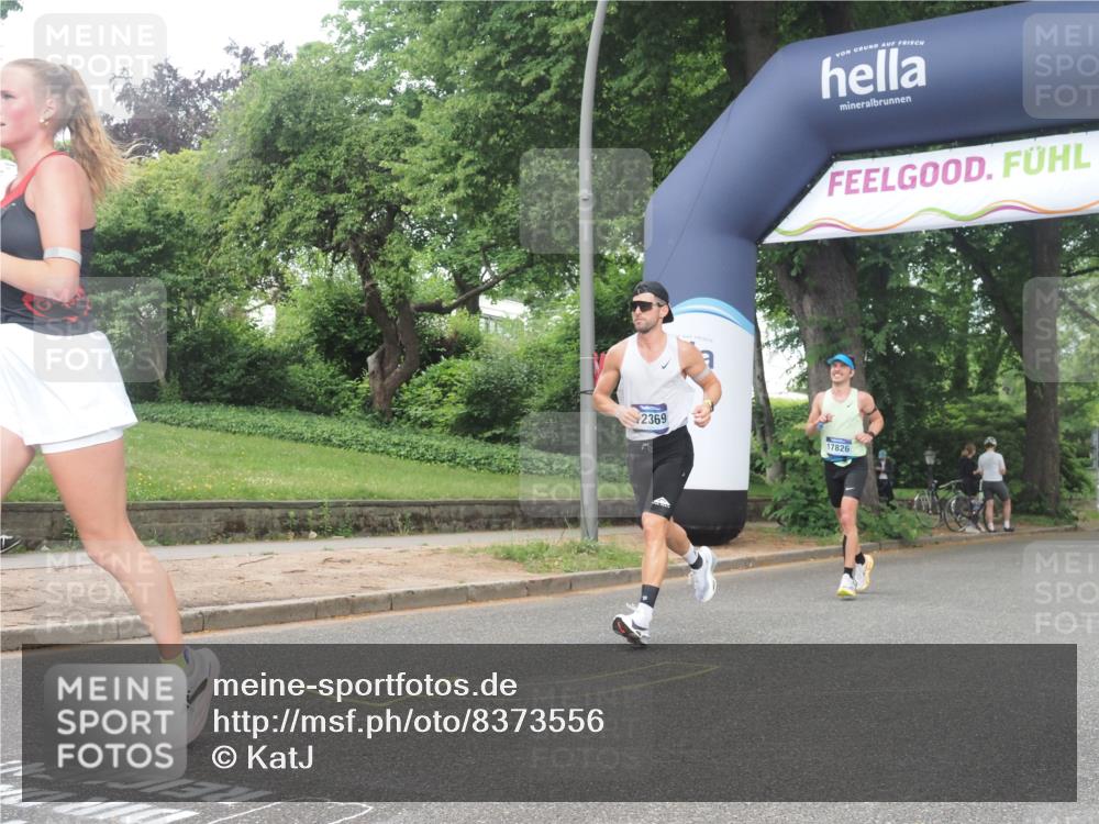 29.06.2025 - hella hamburg halbmarathon KatJ http://msf.ph/oto/8373556 29.06.2025 10:23:57 Zwischen KM18-KM19 1002, 1644, 8395 meine-sportfotos.de