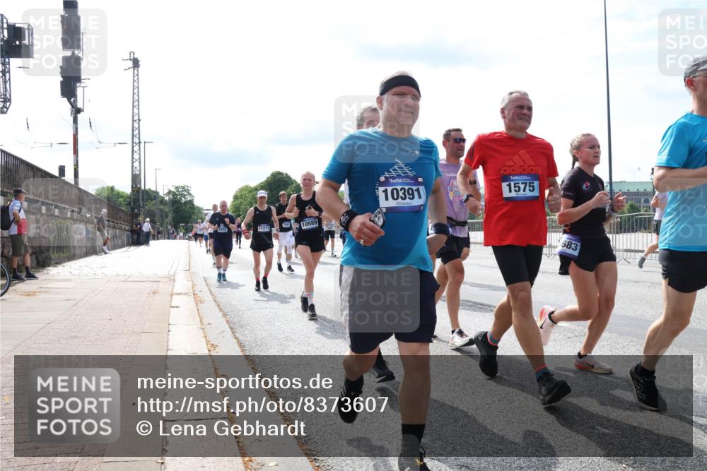 29.06.2025 - hella hamburg halbmarathon Lena Gebhardt http://msf.ph/oto/8373607 29.06.2025 10:15:04 Lombardsbrücke 11271, 787, 10589, 10391, 1575, 20, 683, 1071, 1296, 1379, 1524, 1575, 1728, 1745, 2046, 2140, 2281, 2601, 2690, 3025, 3154, 3454, 3507, 3509, 3513, 3650, 3691, 3844, 4495, 4641, 5191, 5271, 5608, 5800, 5981, 5986, 6181, 6248, 6317, 6935, 7195, 7439, 7452, 7881, 8055, 8237, 8239, 8256, 8275, 8522, 8563, 8609, 8755, 8854, 9113, 9173, 9556, 9663, 9709, 9847, 9911, 9975, 9997, 10391, 10589, 10610, 10717, 10963, 11271, 11598 meine-sportfotos.de