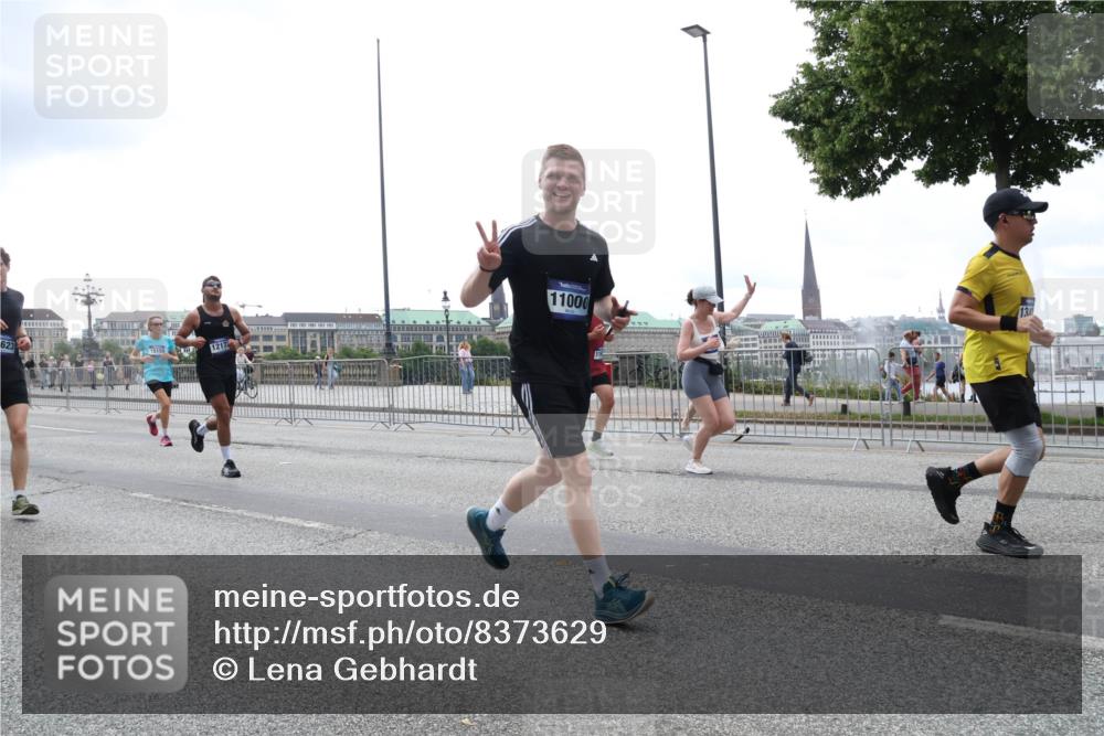 29.06.2025 - hella hamburg halbmarathon Lena Gebhardt http://msf.ph/oto/8373629 29.06.2025 10:49:03 Lombardsbrücke 623, 12172, 134, 11000, 1142, 1167, 1525, 1584, 2067, 2160, 2395, 2437, 2438, 2541, 2713, 2716, 2792, 2927, 3070, 3086, 3215, 3232, 3253, 4403, 4525, 4527, 4809, 5010, 5118, 5463, 5479, 5480, 5551, 6015, 6437, 6566, 6979, 6989, 7062, 7203, 7931, 7936, 7947, 7948, 8549, 8719, 8760, 9245, 9341, 9359, 9552, 10033, 10038, 10081, 10130, 10204, 10366, 10479, 10524, 10654, 10656, 10782, 10785, 11000, 11031, 11192, 11364, 11365, 13845, 16498, 16499, 16701 meine-sportfotos.de